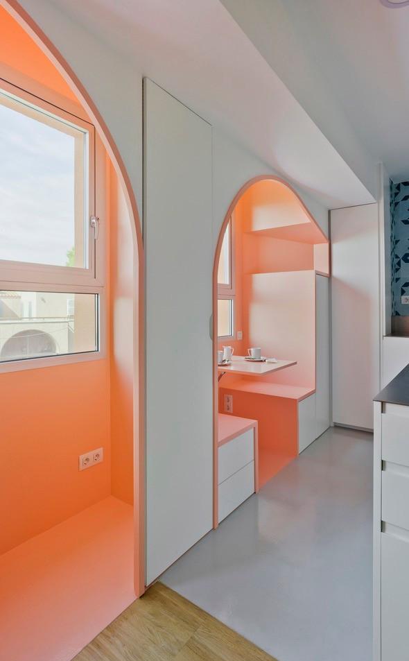 厨房带个假飘窗，砸掉不如留着，改卡座+收纳型餐厅，用餐更享受