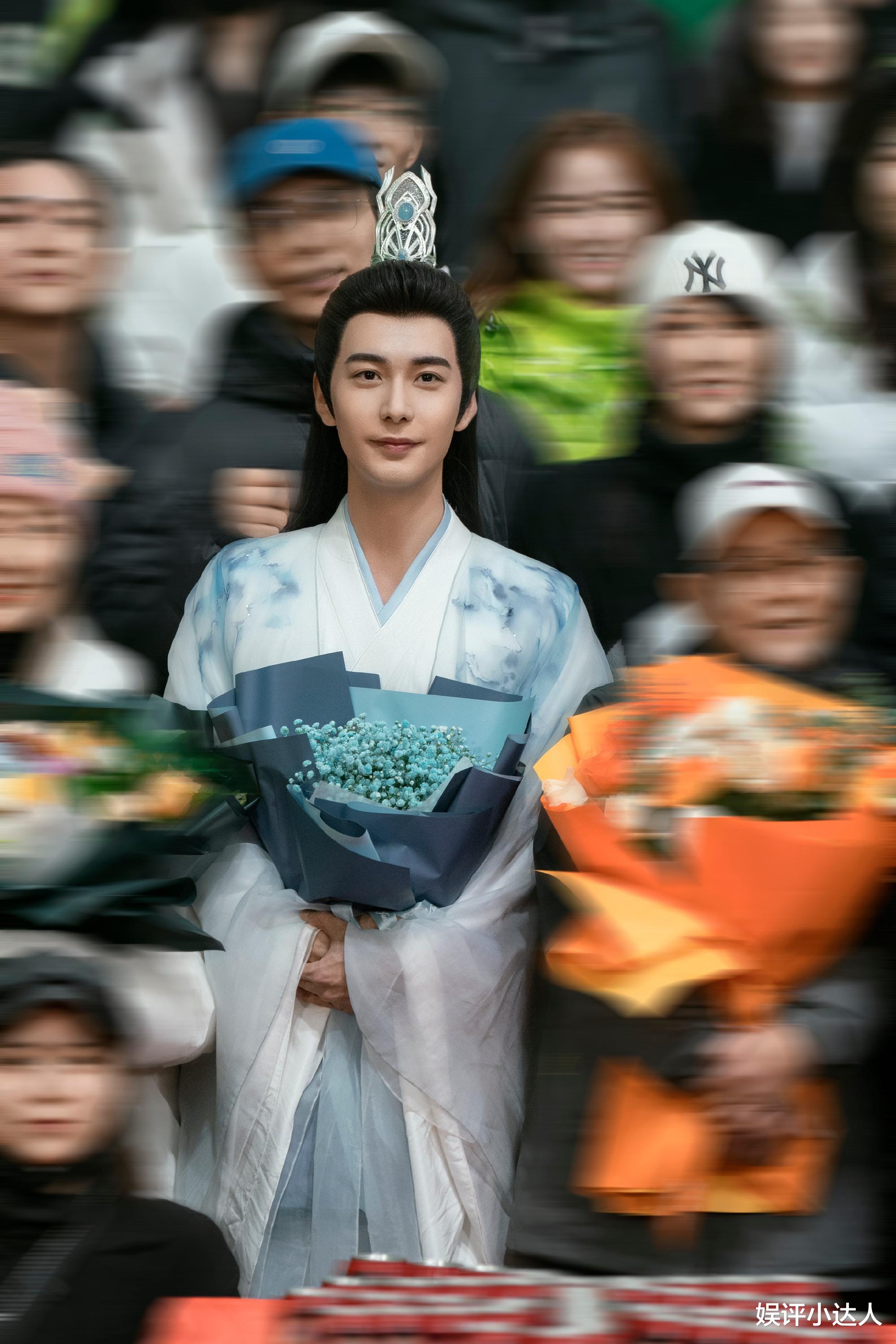 陈星旭|陈星旭、宋茜烟花路透，海边摸头、暧昧吻、熊抱