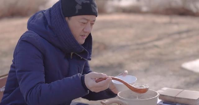 李亚鹏|李亚鹏：官宣次女叫“夏夏”，小美人胚子模样甩姐姐李嫣好几条街