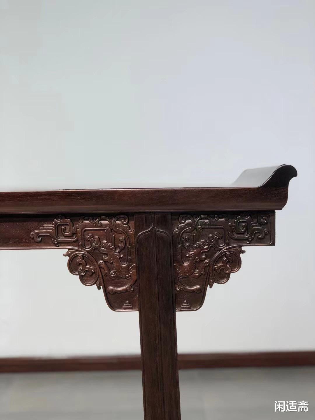 雕刻|古朴庄重，大红酸枝，螭龙纹翘头案
