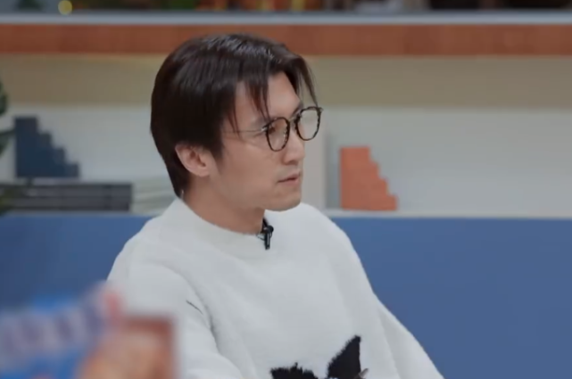 黄晓明|黄晓明谈买单，谢霆锋聊加班，明星们冒犯打工人的样子，真可笑