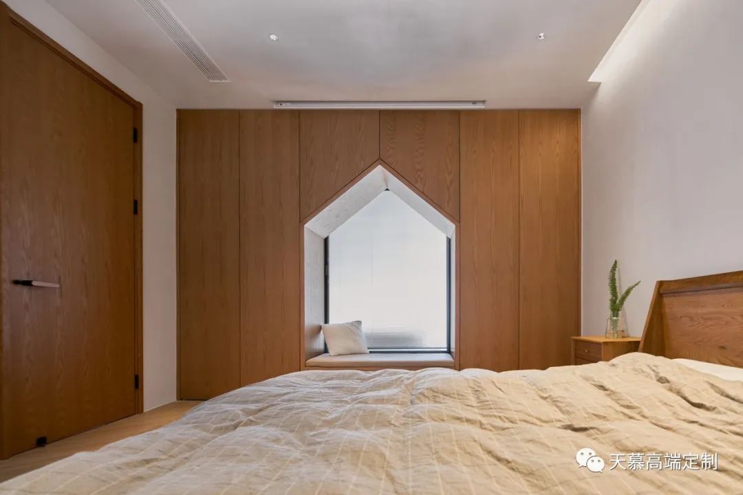 190㎡极简设计，五口之家舒适生活的安乐窝