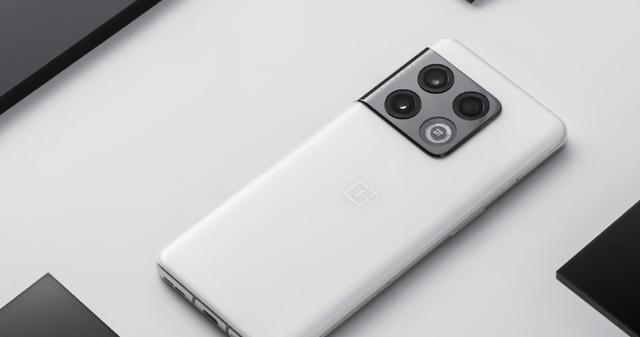 |上手一加10Pro胖达白版，各大媒体一致反馈：白色控最佳选择