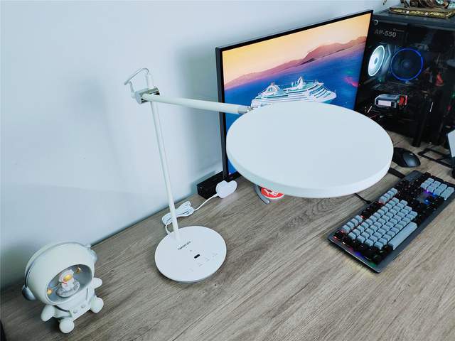 评测|南卡第一款台灯开售,据说性价比极高?必须给它来个首发评测