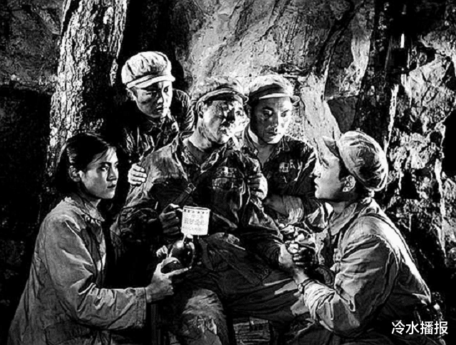 1952年女护士冒险抢回黄继光遗体,晚年后悔称:当年少做了一件事