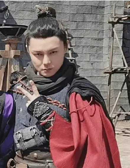 尹正 演帅哥被骂太丑尹正回应:我很丑我知道不减肥