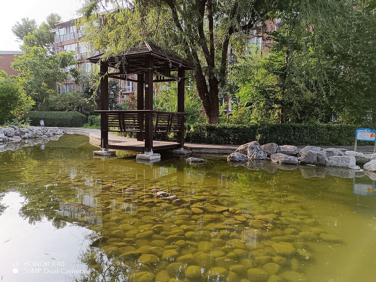 高颜值千元机什么样?荣耀X40i就是例子,轻薄身材、爱不释手