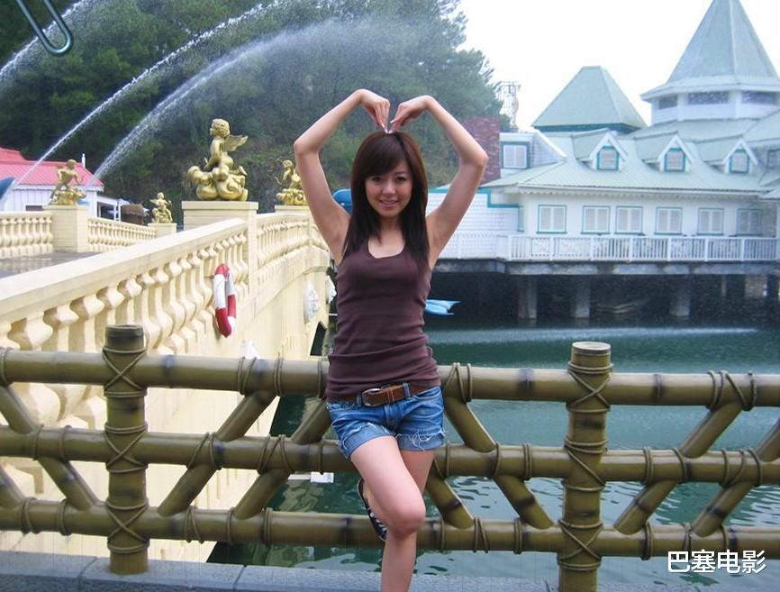 李佳航|过气选秀冠军的窘境：退圈换脸、商场走穴、被资本抛弃，一地心酸