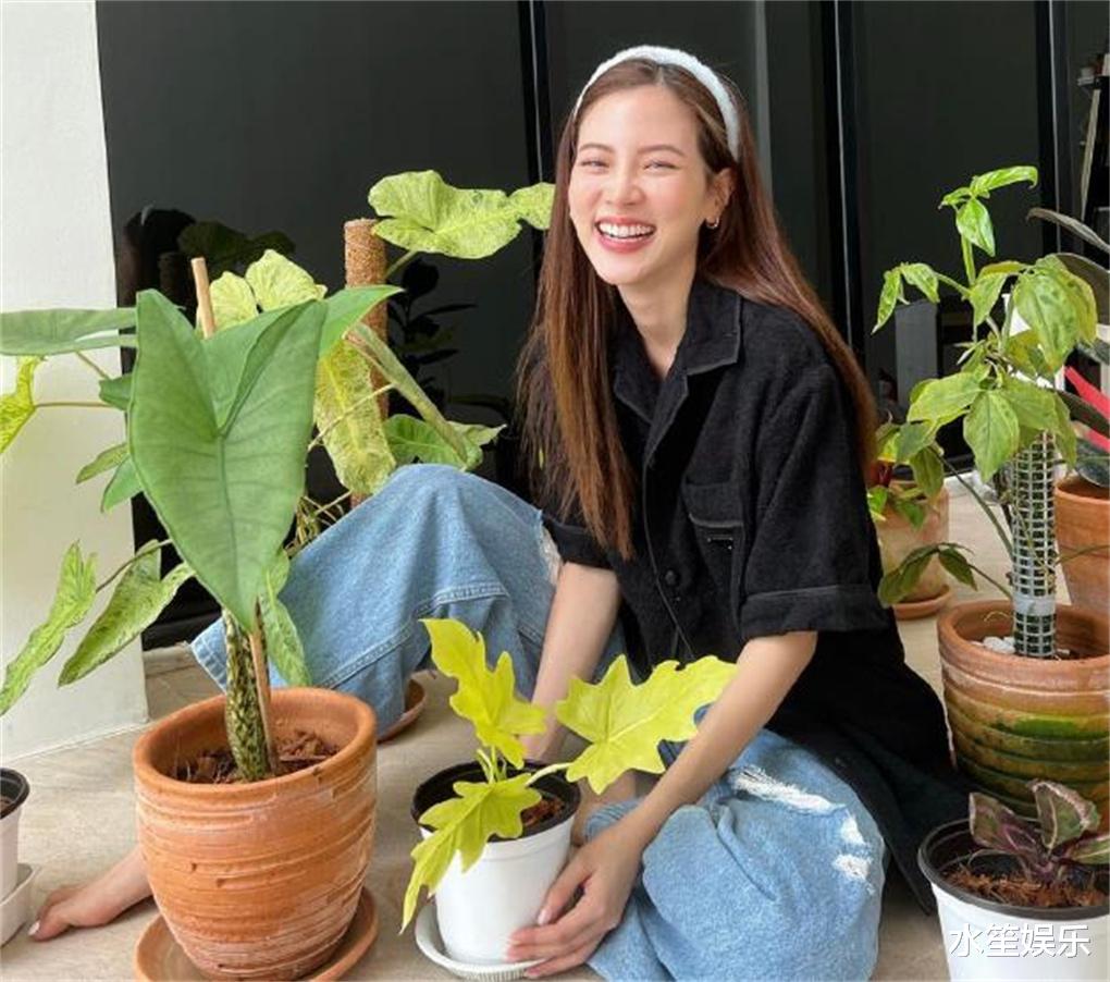 |泰星Baifern喜提视后，事业红火，爱情暂时缺席也无妨