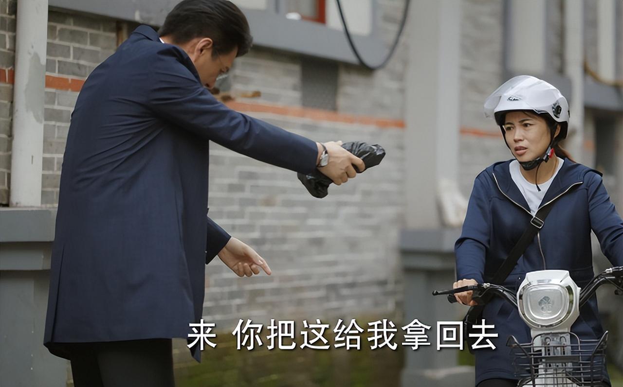 底线|收视率杀疯了,《底线》的呼声为何却越来越高?