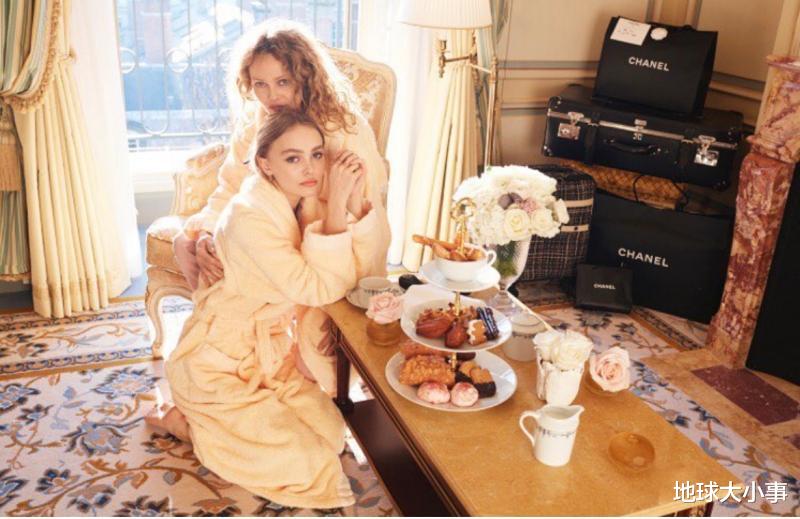 约翰尼·德普|世纪对决以来首发声!约翰尼德普女儿「敏感时间点」晒照成焦点