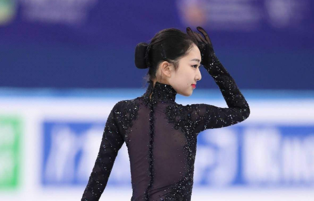 李子君|中国花滑第一美，曾与樊振东传出绯闻，为何22岁选择退役？