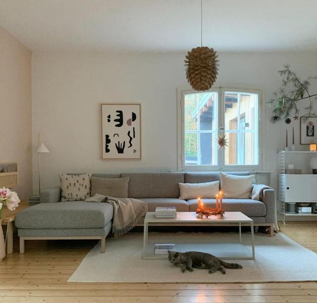 温馨的德国住宅,有趣的斜屋顶,亲切的天然木材,连窗户都好美