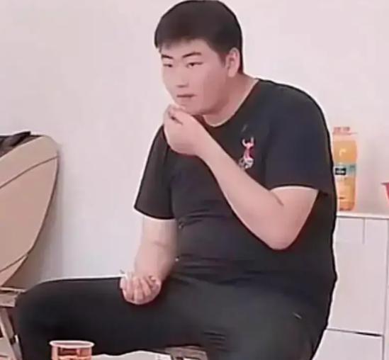 陈萌|朱小伟在健身房结识其他女子,大衣哥被其气住院,陈萌将何去何从