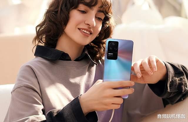 问界m5|满足买新不买旧！两台本家中端真香机对比，本源到底是什么