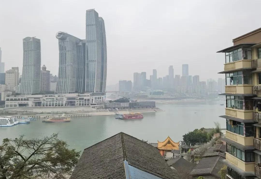 广州姑娘来重庆见网友,不满意对方请她吃大排档,结果是自己错了