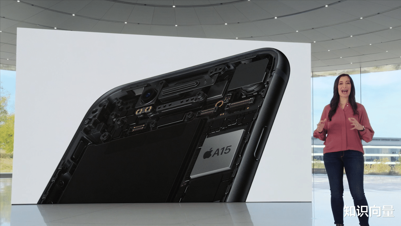 iPhoneSE|2710元起！苹果iPhone SE第三款小屏旗舰机，或横扫安卓中端市场