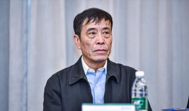 陈戌源|又一冠军队解散：中性名是雪上加霜，陈戌源变身唐吉坷德斗风车