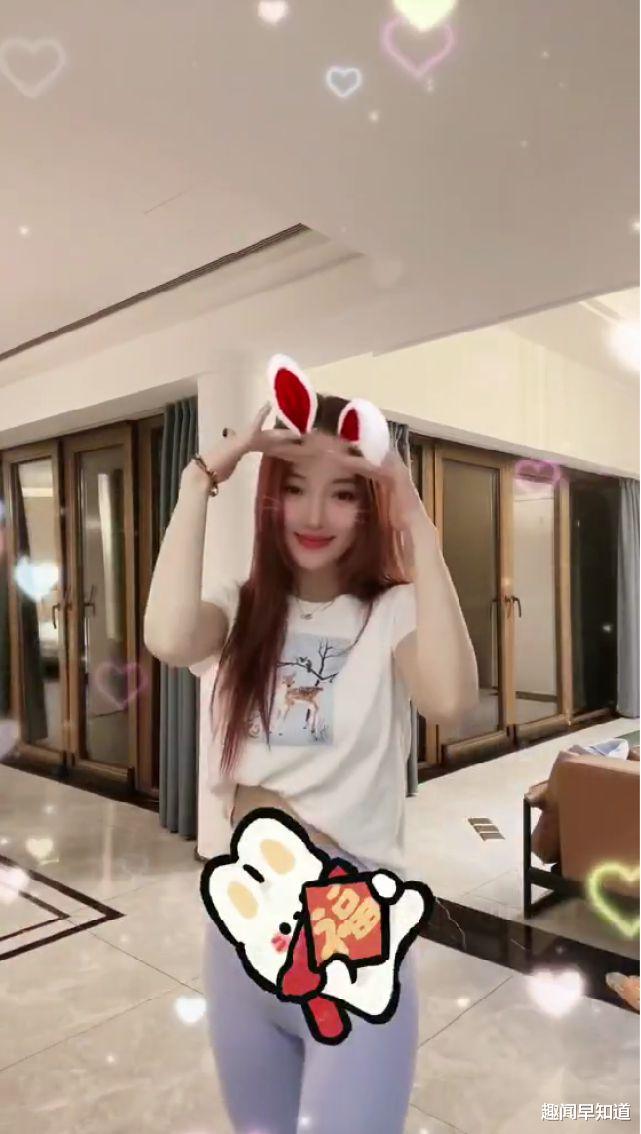 李小璐|李小璐劲歌热舞嘻哈范十足,腰间赘肉抢镜,发文澄清超无奈
