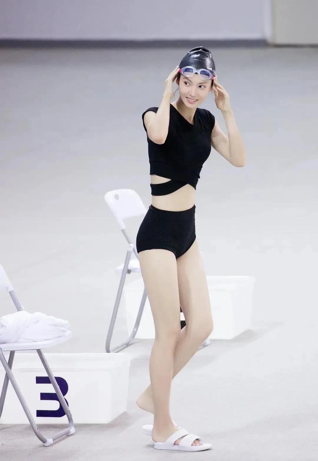 金晨|顶级性感名模金晨,冷感、美艳,出类拔萃