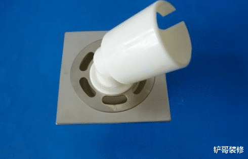 洗衣机排水管插地漏,溢水还反味?教你正确做法,干净无异味