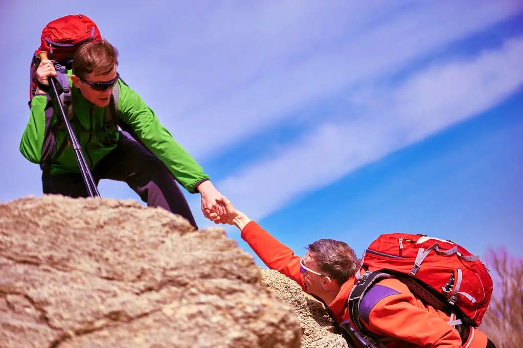 心血管疾病|有膝关节软骨磨损的人,怎样不通过手术,正常工作和生活?