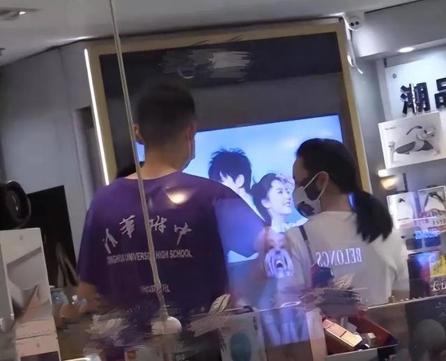 姜涛|黄奕9岁女儿近照曝光,容貌有变化,遗传爸爸塌鼻梁