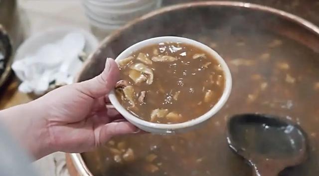 河南“早餐之王”的胡辣汤，为何在南方火不了？网友：全靠穷讲究