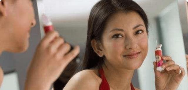 雌激素|“太太口服液”深耕中年女性市场,曾销量可观,如今还受欢迎吗?