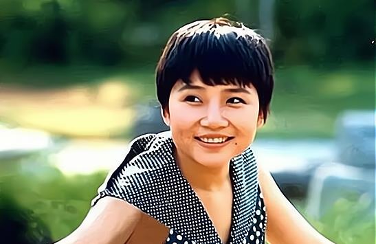 李娜|歌手李娜:爆红后突然出家,母亲流泪劝阻无果,陪伴女儿修行25年