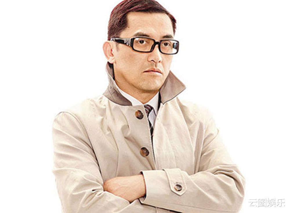 吕良伟|吕良伟弟弟罕露面帅气十足，息影后转行卖保险，女儿在内地当演员