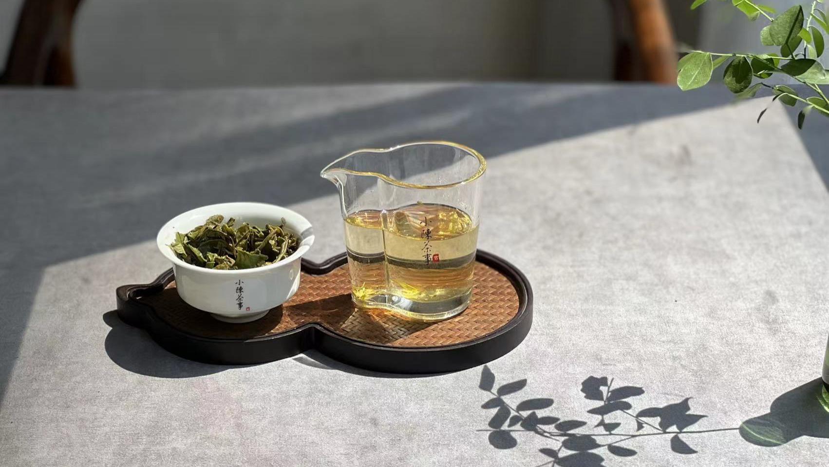 白茶|玻璃杯、保温杯、飘逸杯，哪个才是办公室泡白茶的正确打开方式？