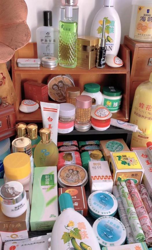 护肤品 皮肤如果暗沉偏黄，不要用“粉底液”了，建议试试这5款老牌国货