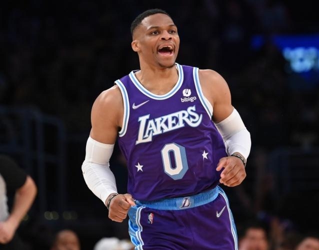 湖人队|恭喜！NBA宣布全新决定，贝弗利兑现承诺，湖人3换2交易建议来了