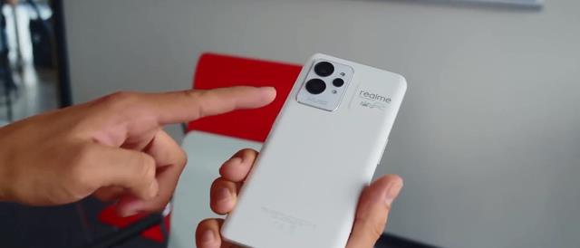旗舰机|realme亮大招，真香机价格一降再降！高端旗舰机成为低端！