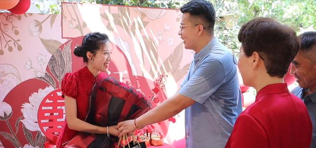 麦小登|麦小登和世豪订婚,三轮车被塞得满满当当,婆婆举动暴露真实态度