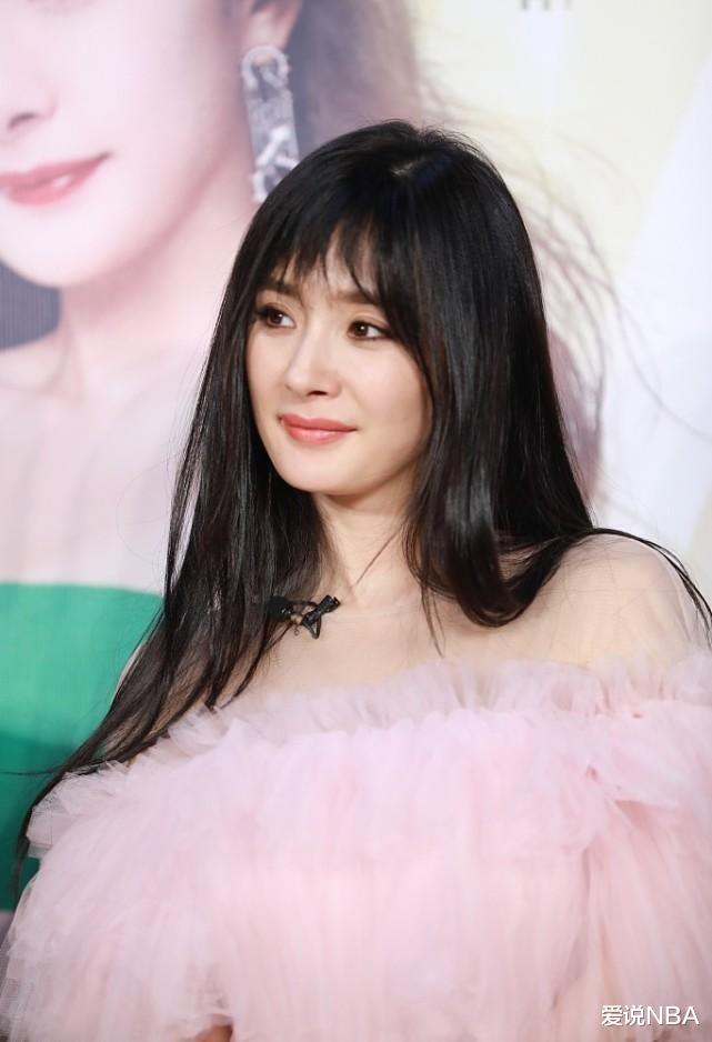 发型 辣妈弄啥发型最合适?杨幂亲身示范减龄发型,直接照搬就可以了