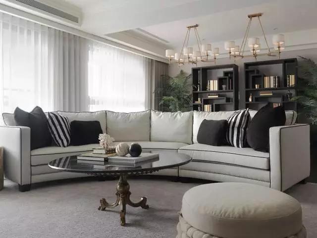 浅色还是深色窗帘更适合新房?老师傅一语道破,令我赞叹不已!