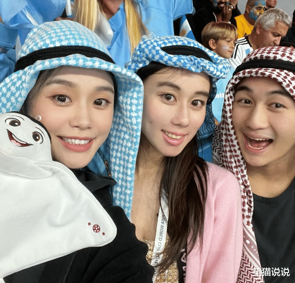 奚梦瑶|奚梦瑶何猷君香港被偶遇,牵手一起走好甜蜜,与何超欣逛街合影