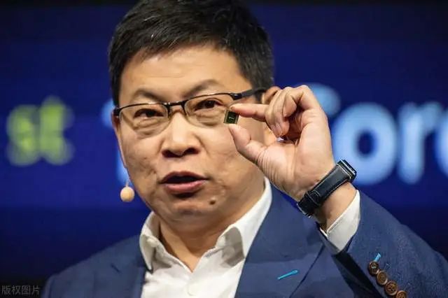 芯片|余承东宣布华为手机回来了！美国警告中国企业，禁止向华为供货