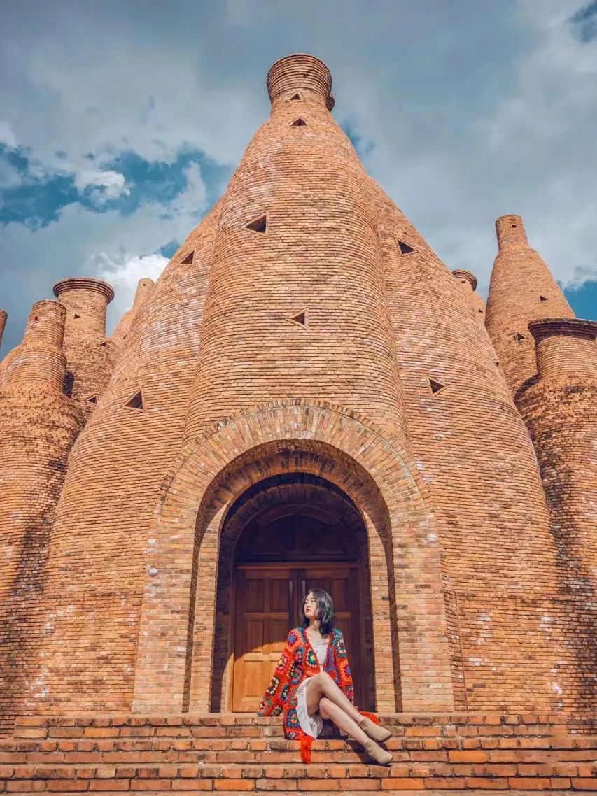 无量山|挖到一座20℃的避世小城，人均30畅泡温泉，一秒穿越摩洛哥，秋冬躺平正合适！