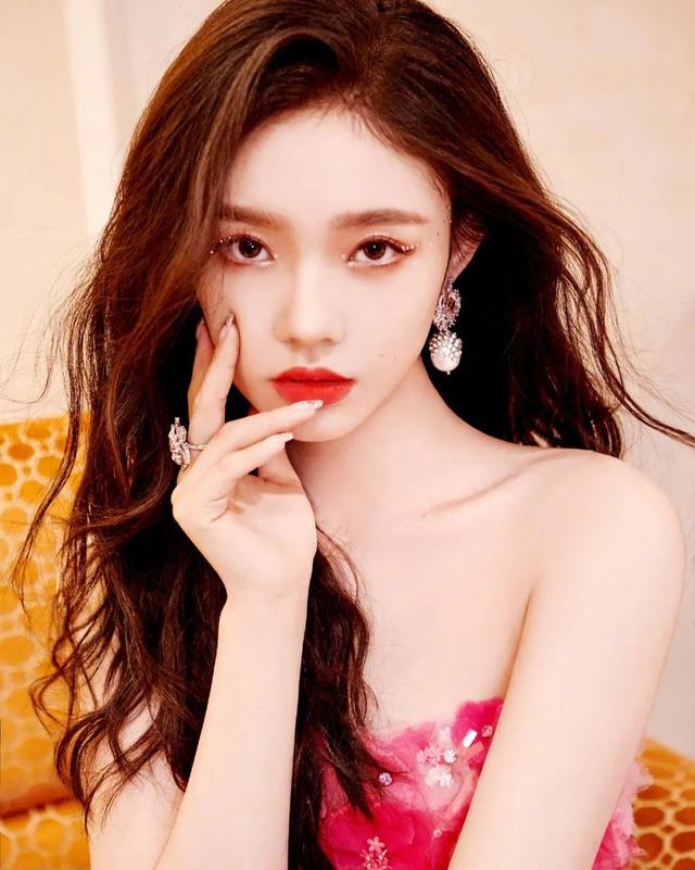 过年“三件套”准备中，女明星这里找找美甲灵感！