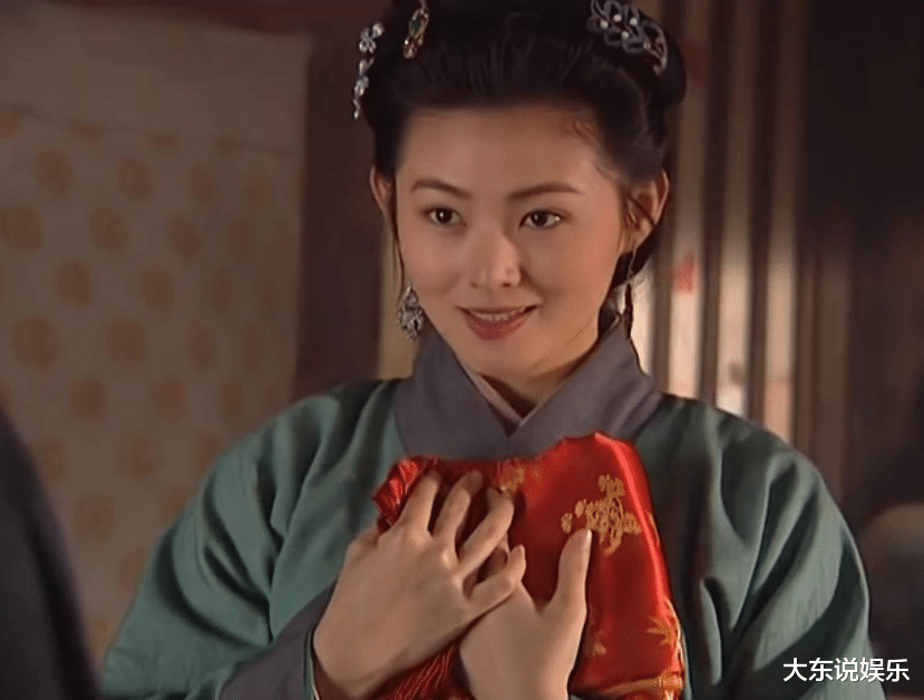 迪丽热巴|她曾被誉为“最美潘金莲”,34岁美得像少女,网友:活该你火吧!