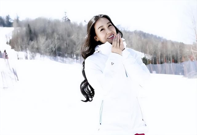 谭晶|军旅歌手谭晶:丈夫是科学家,37岁才做妈妈,事业家庭两不误