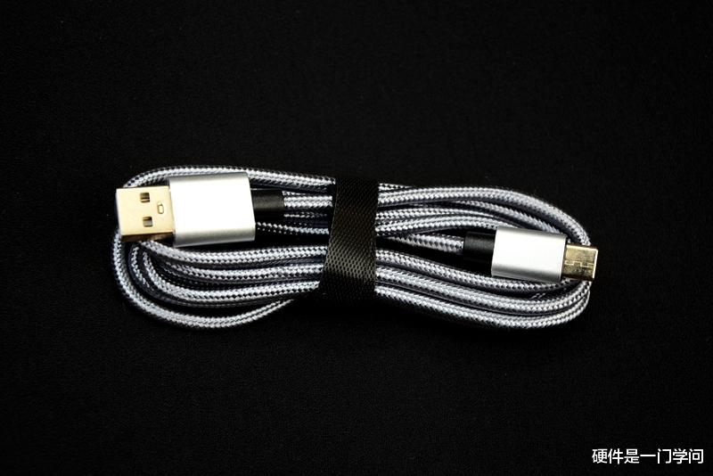 机械键盘|独一无二的ESC，小呆虫GK61珊瑚海轻弹版机械键盘开箱