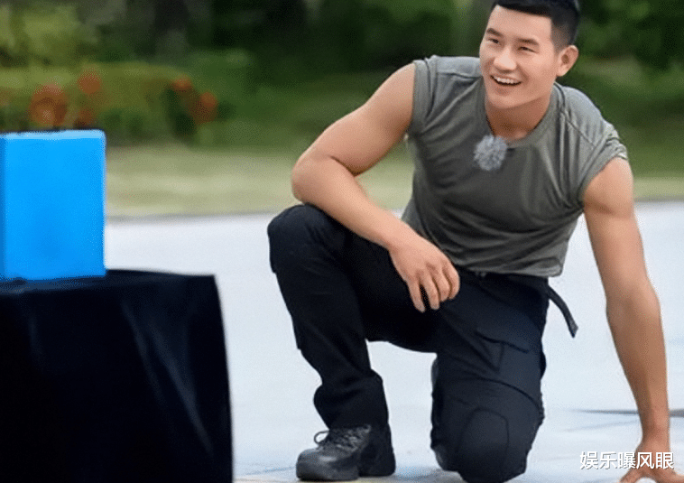 |明目张胆？嘎子又“偷狗”，表情狰狞被夸赞，网友：这次是真的