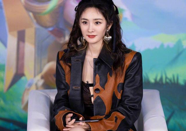 杨幂|《花儿与少年》开始拍摄，新造型梦回晴川，“带货女王”重出江湖