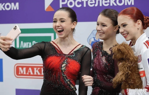 谢尔巴科娃|谢尔巴科娃变丑了?度假放飞自我晒成“黑娃”,优雅气质完全不在