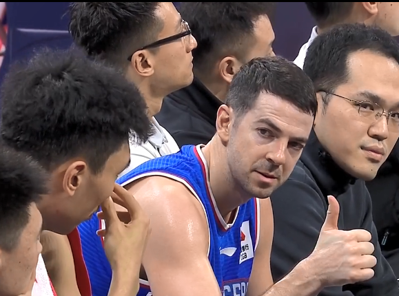 韦斯利·马修斯|CBA卫冕冠军23分大胜黑马，王牌外援11中11，杜锋的绝招藏不住了
