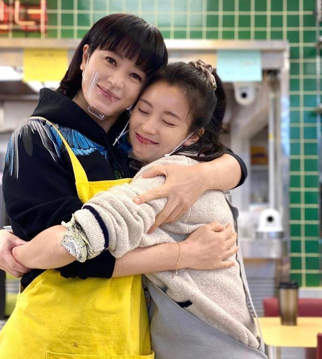 金惠秀|最性感影后金惠秀，拍戏30年全帮母亲还债，最后只能断绝关系